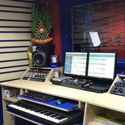 Tìm hiểu dịch vụ thu âm đơn ca tại Sonar Studio